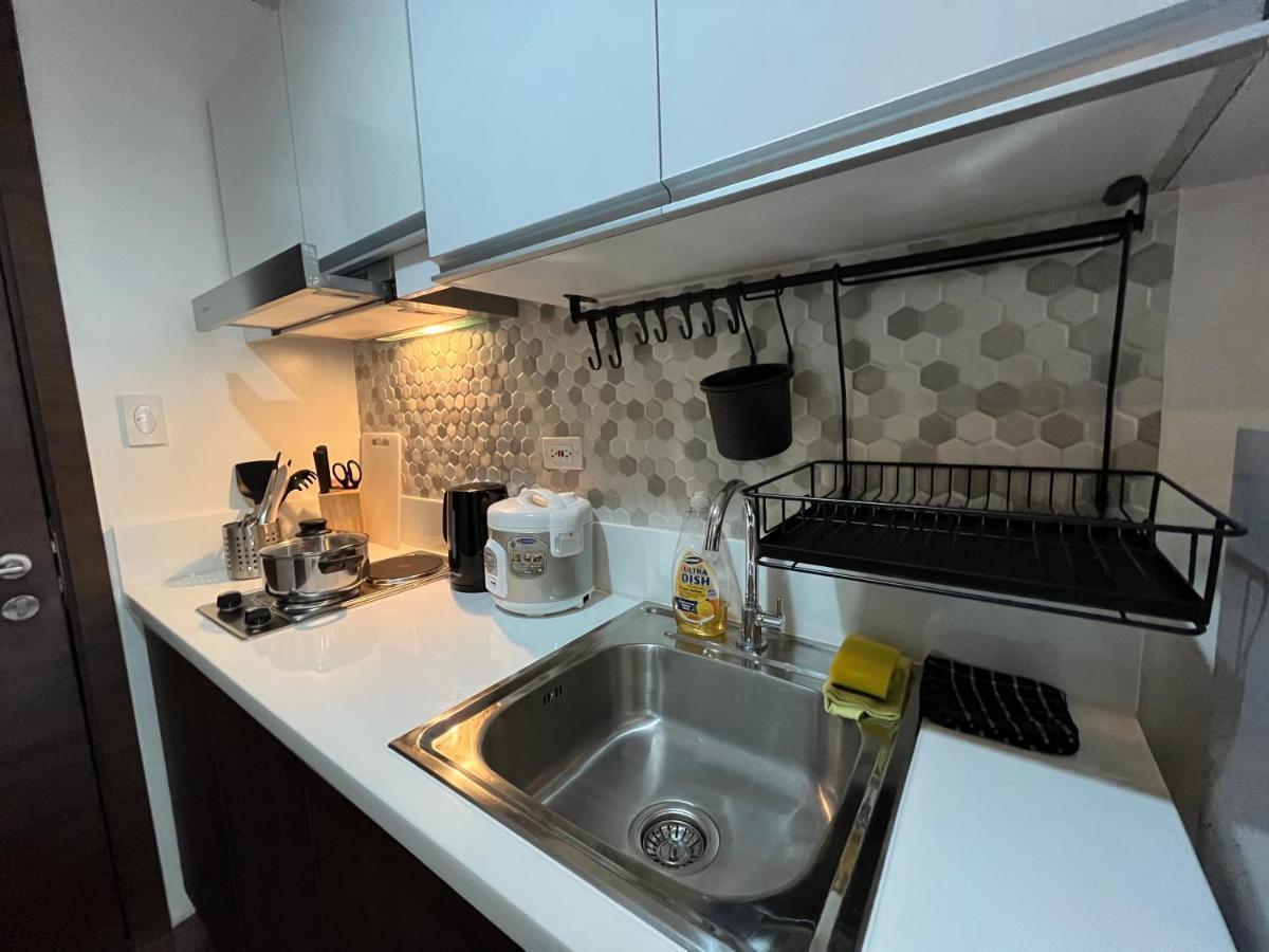 Homey 1 Bedroom Unit At Air Residences Makati City Exterior photo